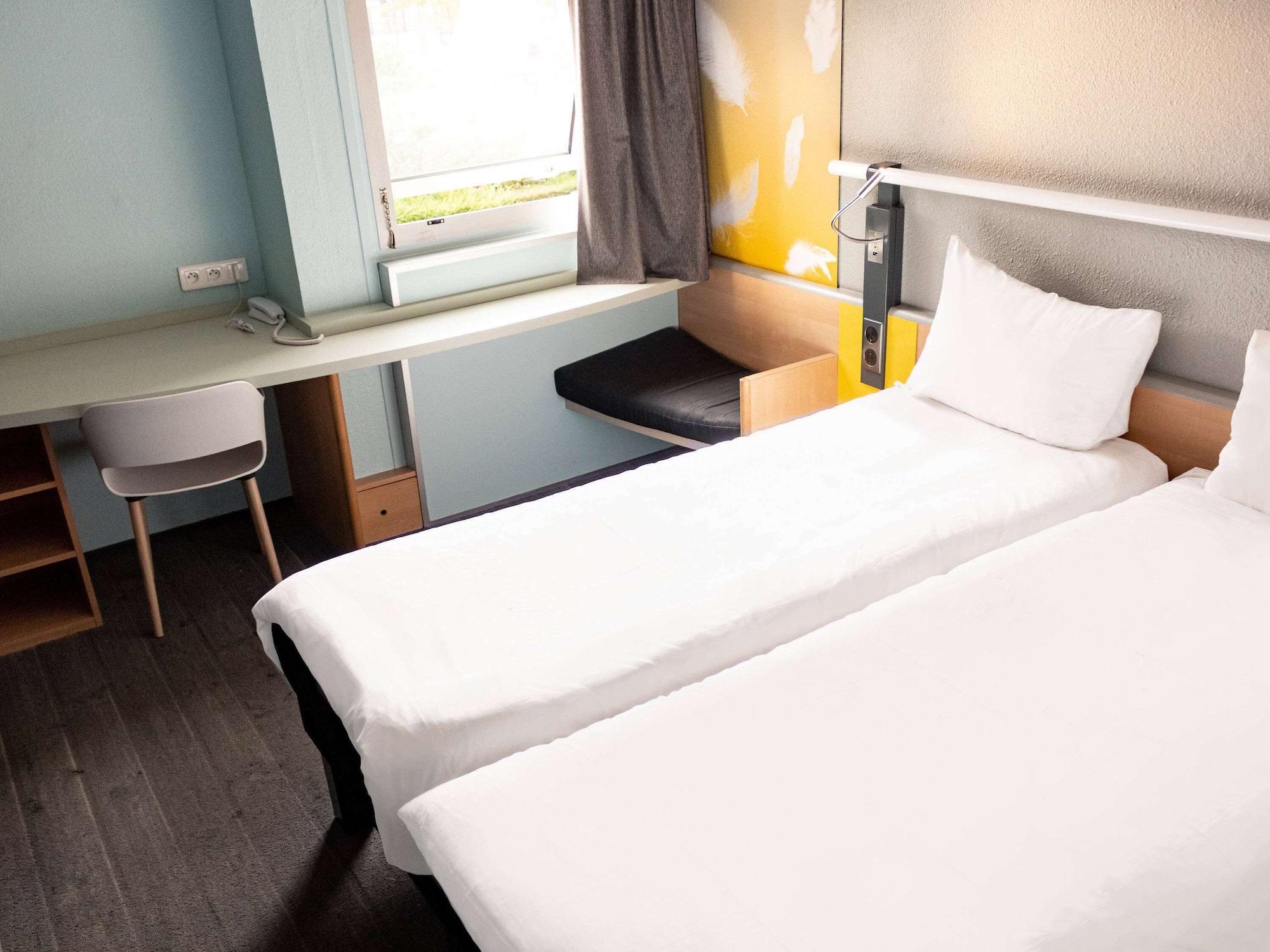 Hotel Ibis Paris Gennevilliers Esterno foto