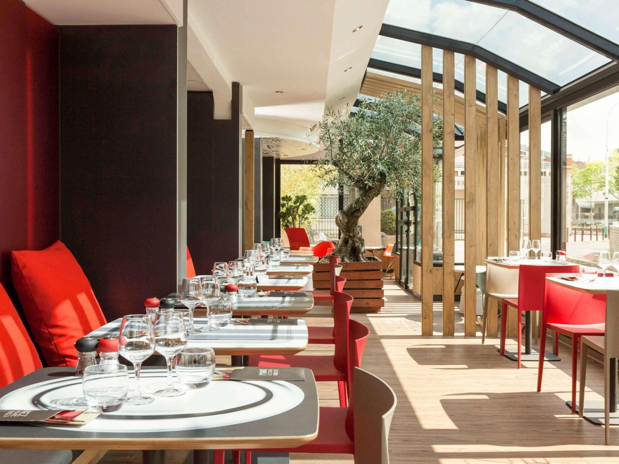 Hotel Ibis Paris Gennevilliers Esterno foto