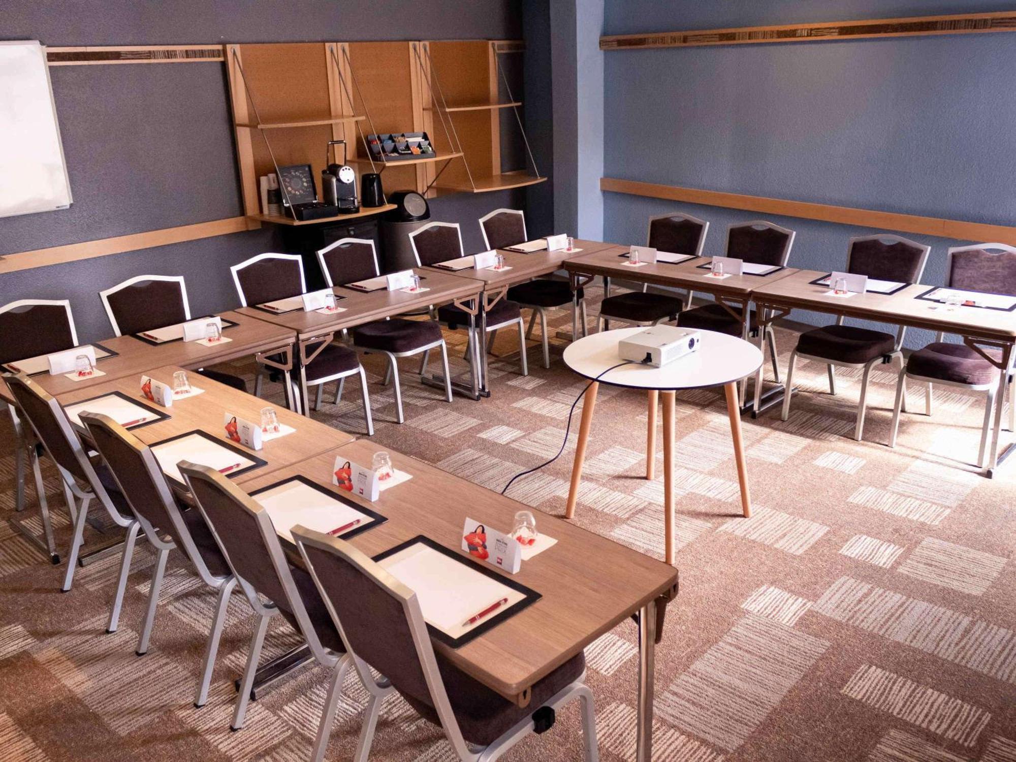 Hotel Ibis Paris Gennevilliers Esterno foto
