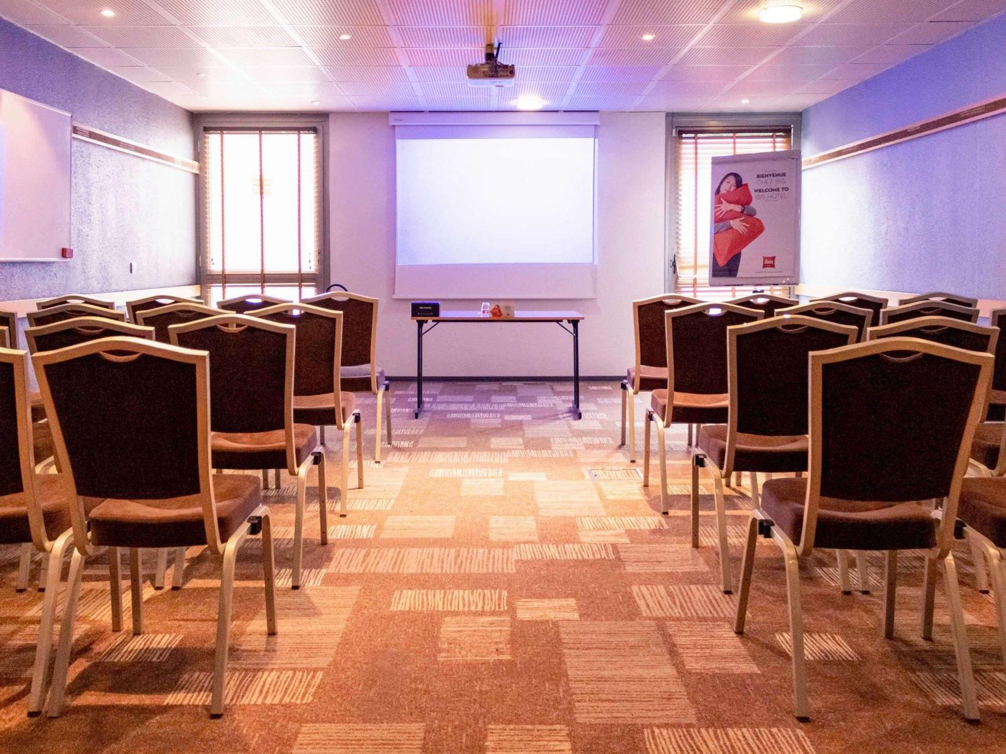 Hotel Ibis Paris Gennevilliers Esterno foto